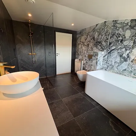 Ons 2026- Modern With Stunning Views,minimum 4 Nights *